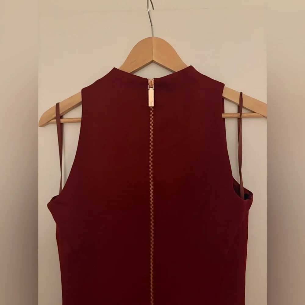 Ted Baker Burgundy/Maroon Sleeveless High/Low Dress - size 6 - Picture 7 of 16
